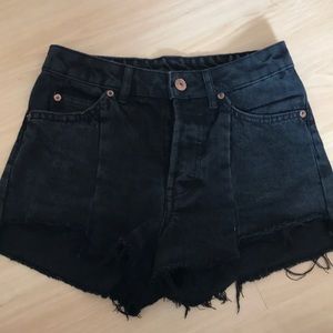 Mid-rise denim shorts